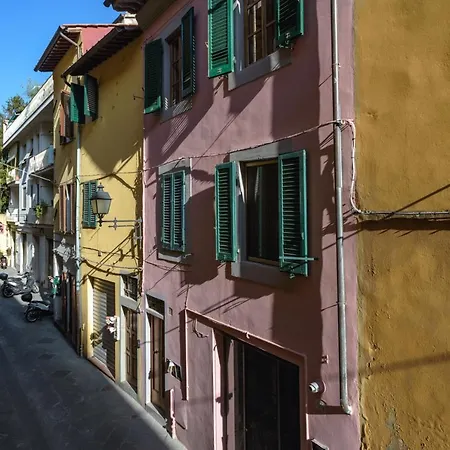 Hostly-pisa Art